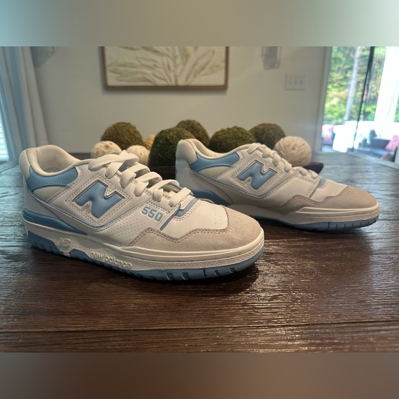 New Balance 550 Sneakers - Picture 1 of 13